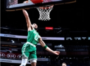 爱游戏APP-湖人B队血洗凯尔特人，萨姆·米切尔三分雨点燃全场