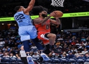 爱游戏在线-公牛碾压广东队，莫兰特惊艳四座