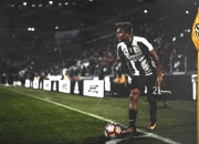 爱游戏在线-奥斯梅恩一锤定音，波兰对阵南非的战术博弈与关键先生