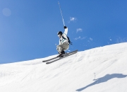 爱游戏官网-霍勒迪的救赎之夜，抢七决战中，一个被低估的巨星如何改写历史