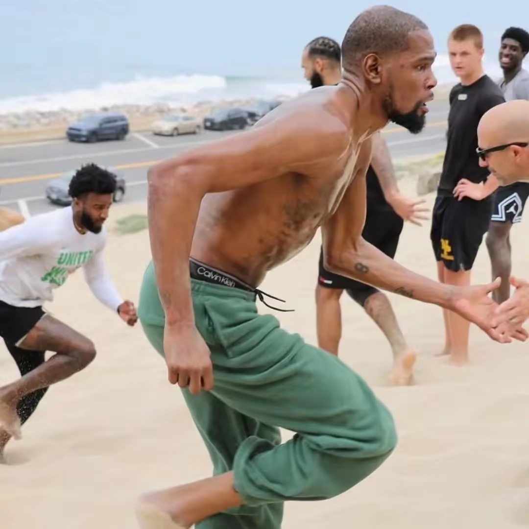 国王力克爵士，杜兰特状态火热