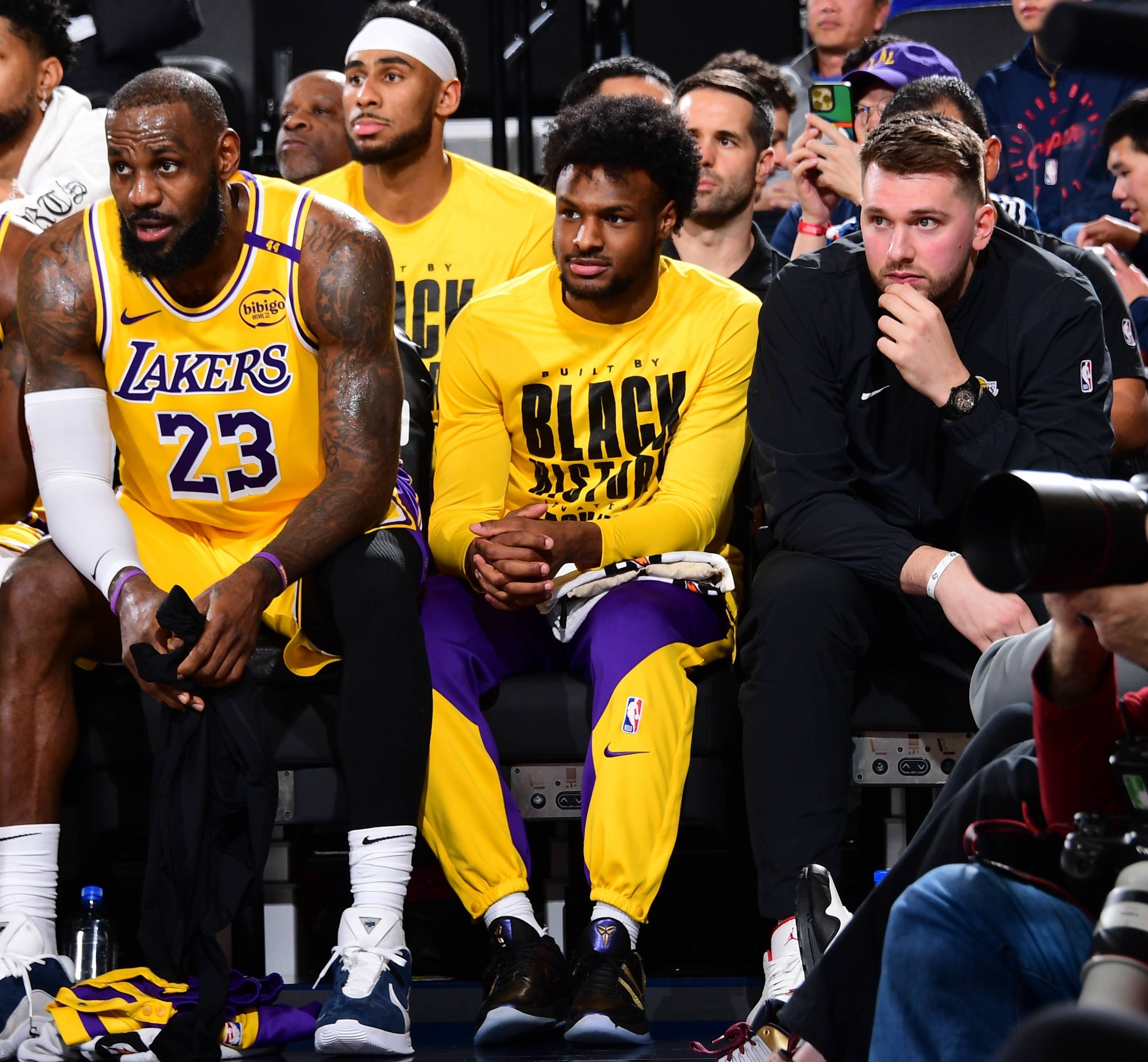 76人碾压浙江队，东契奇高光表现