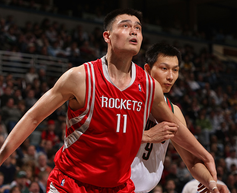 深圳队绝杀江苏队，易建联点燃赛场