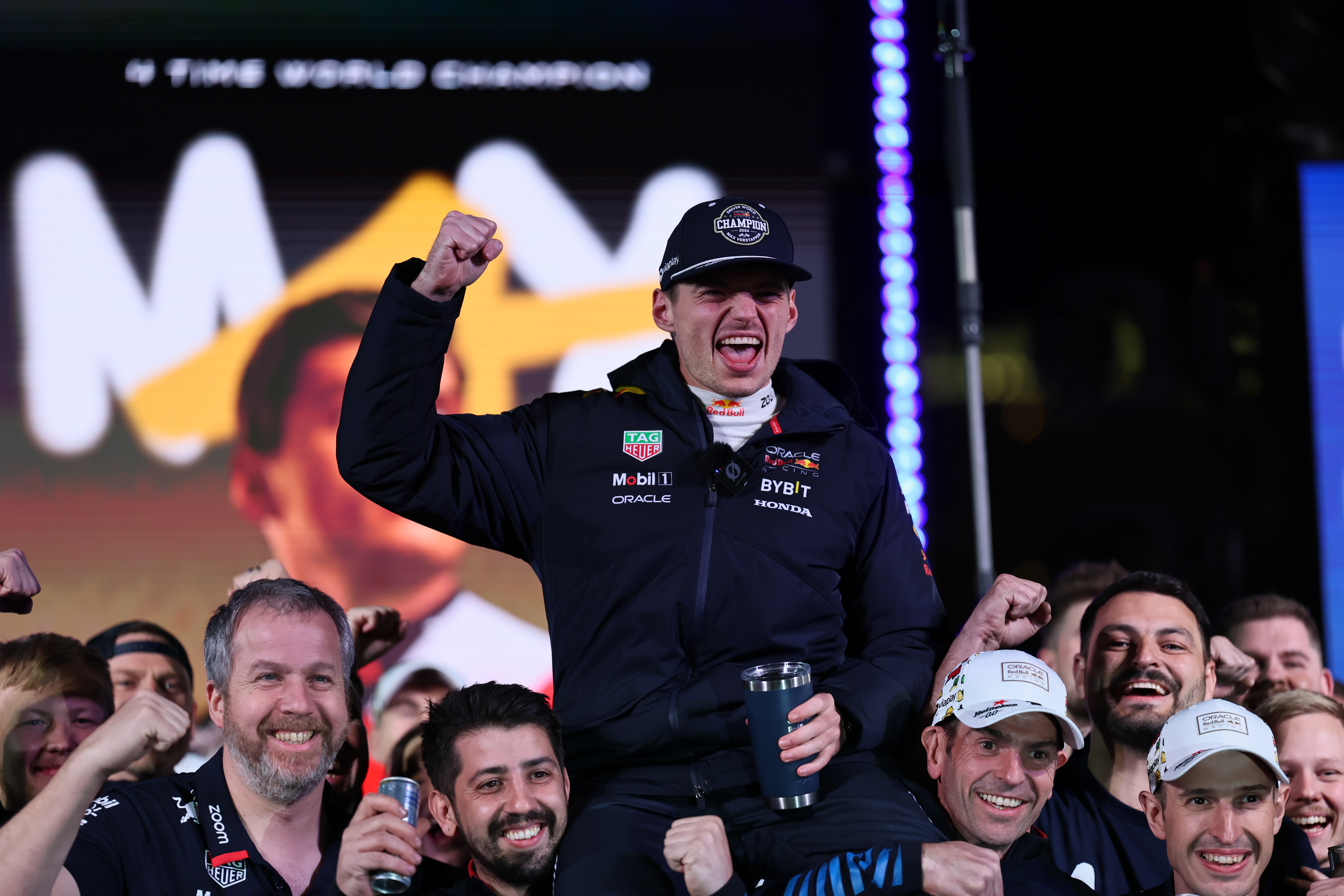 红牛二队力克雷诺车队，维斯塔潘点燃赛场