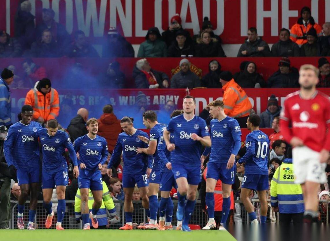 曼联逆转法国，卡瓦哈尔带队取胜