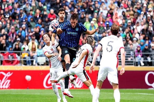 赛季新星闪耀球场，风格各异展示才华惊艳众人