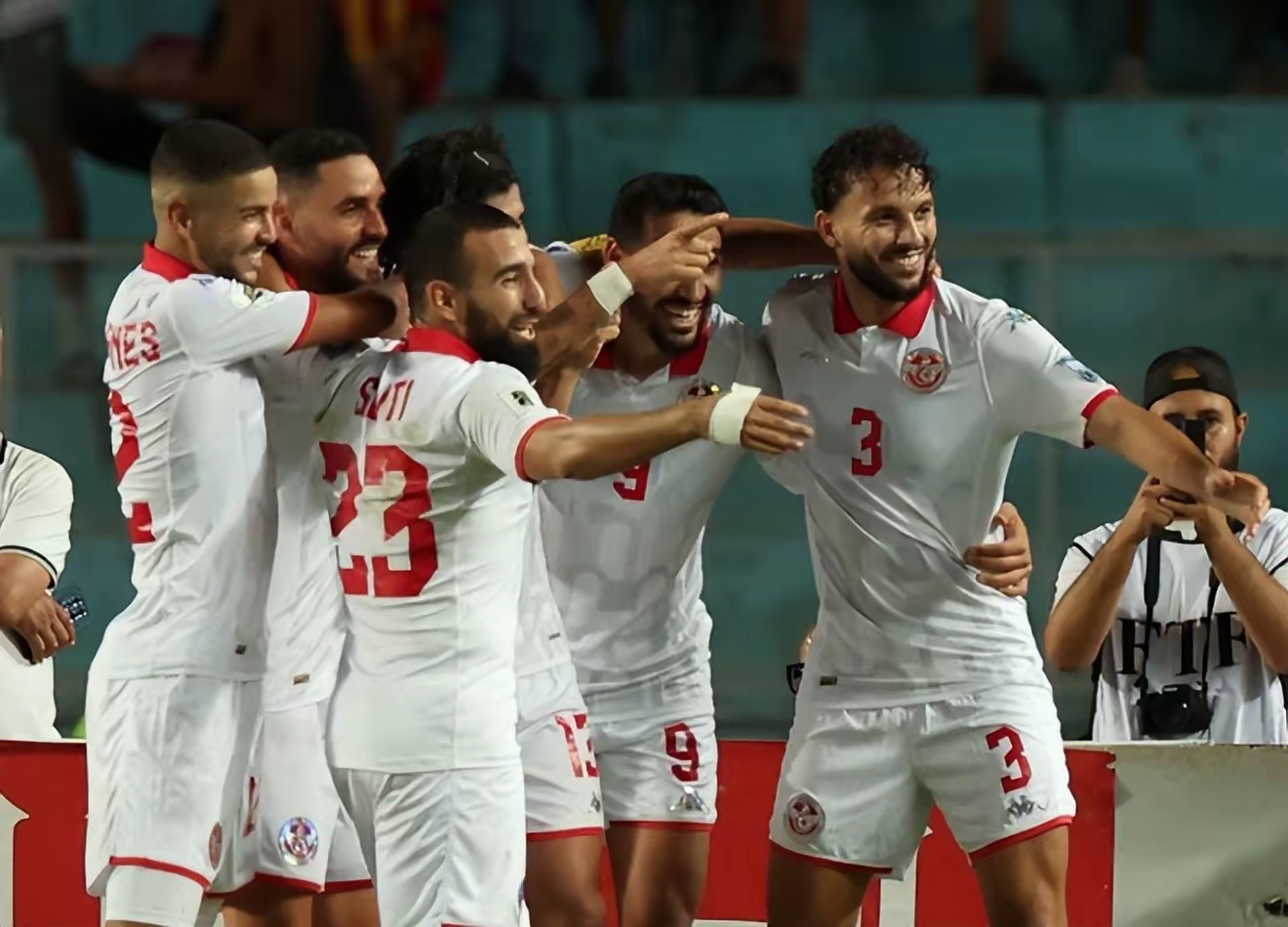 捷克队客场取胜，重返胜利之路