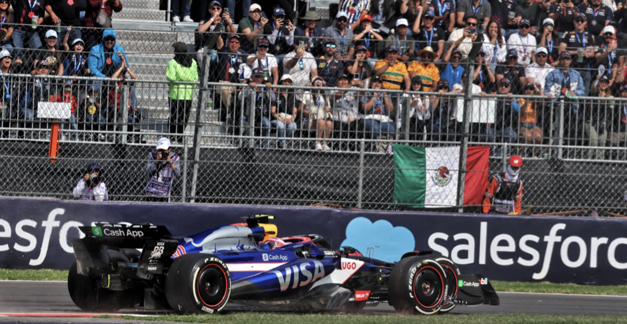 梅赛德斯绝杀红牛车队，佩雷兹统治全场